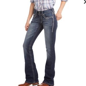 Mid Rise Bootcut Ariat Jeans in Marine Size 26